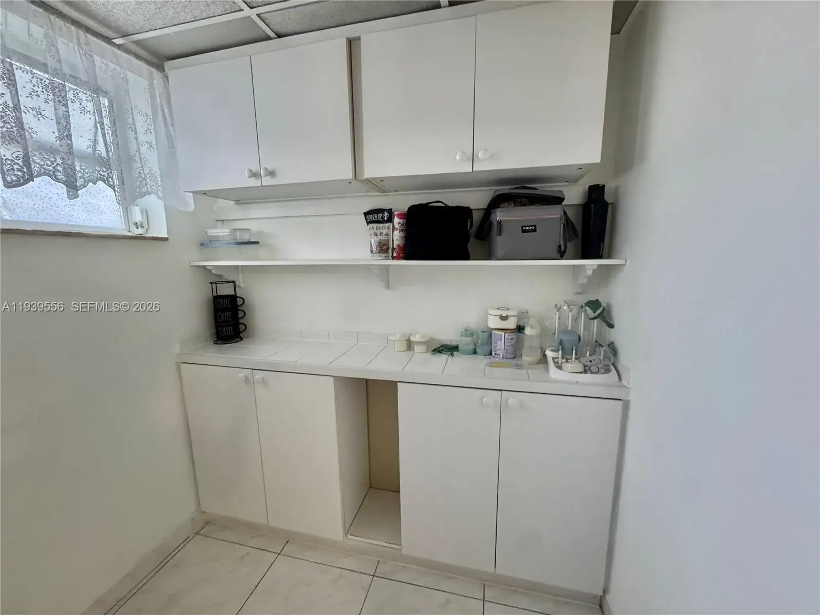 1750 NE 191st St # F, Miami FL 33179 photo 4