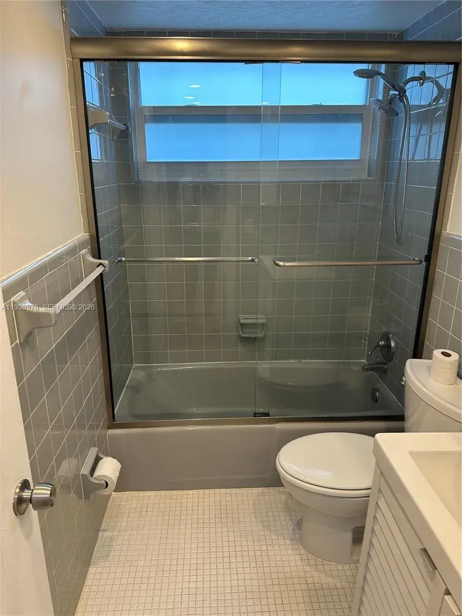 255 Sunrise Dr # 203, Key Biscayne FL 33149