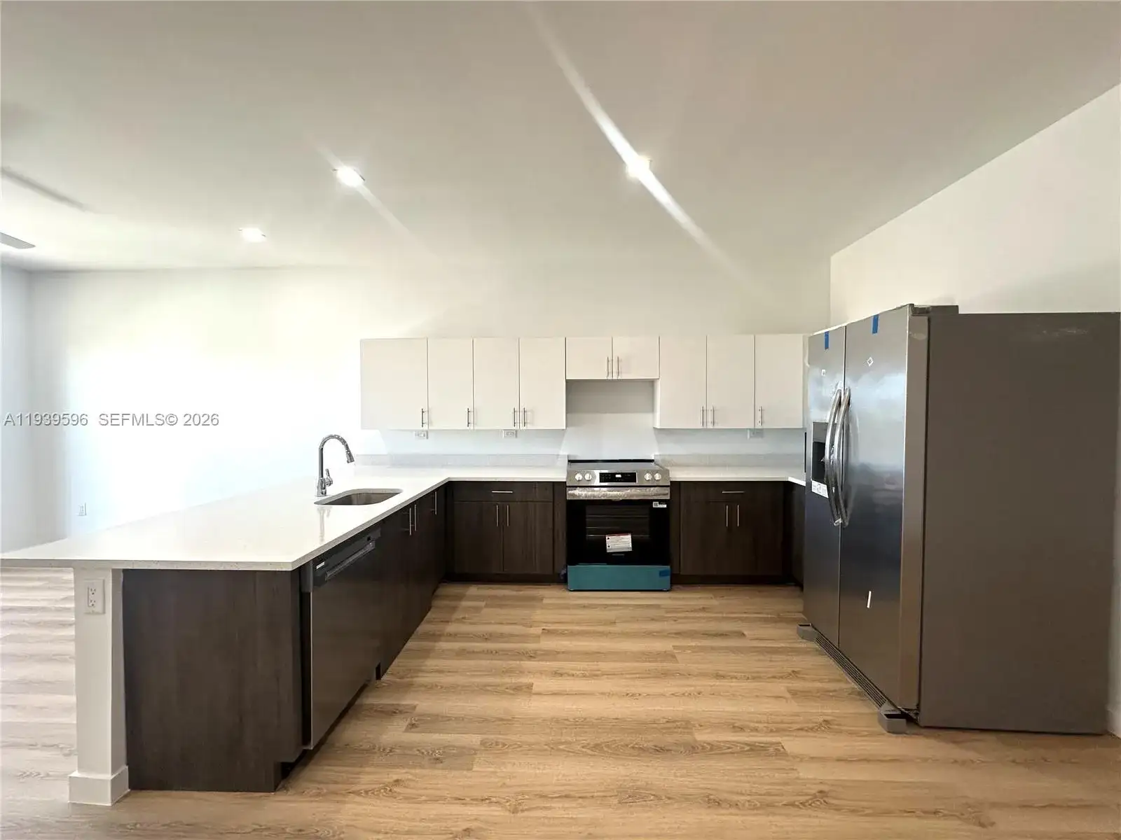 20 NE 19th Ave, Pompano Beach FL 33060 photo 3