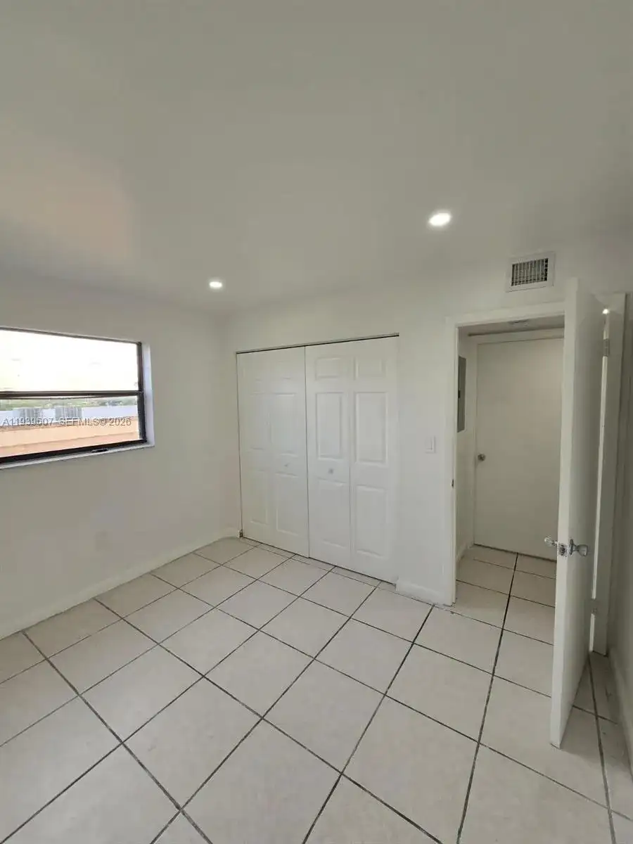 2727 NW 17th Ter # 404, Miami FL 33125 photo 3