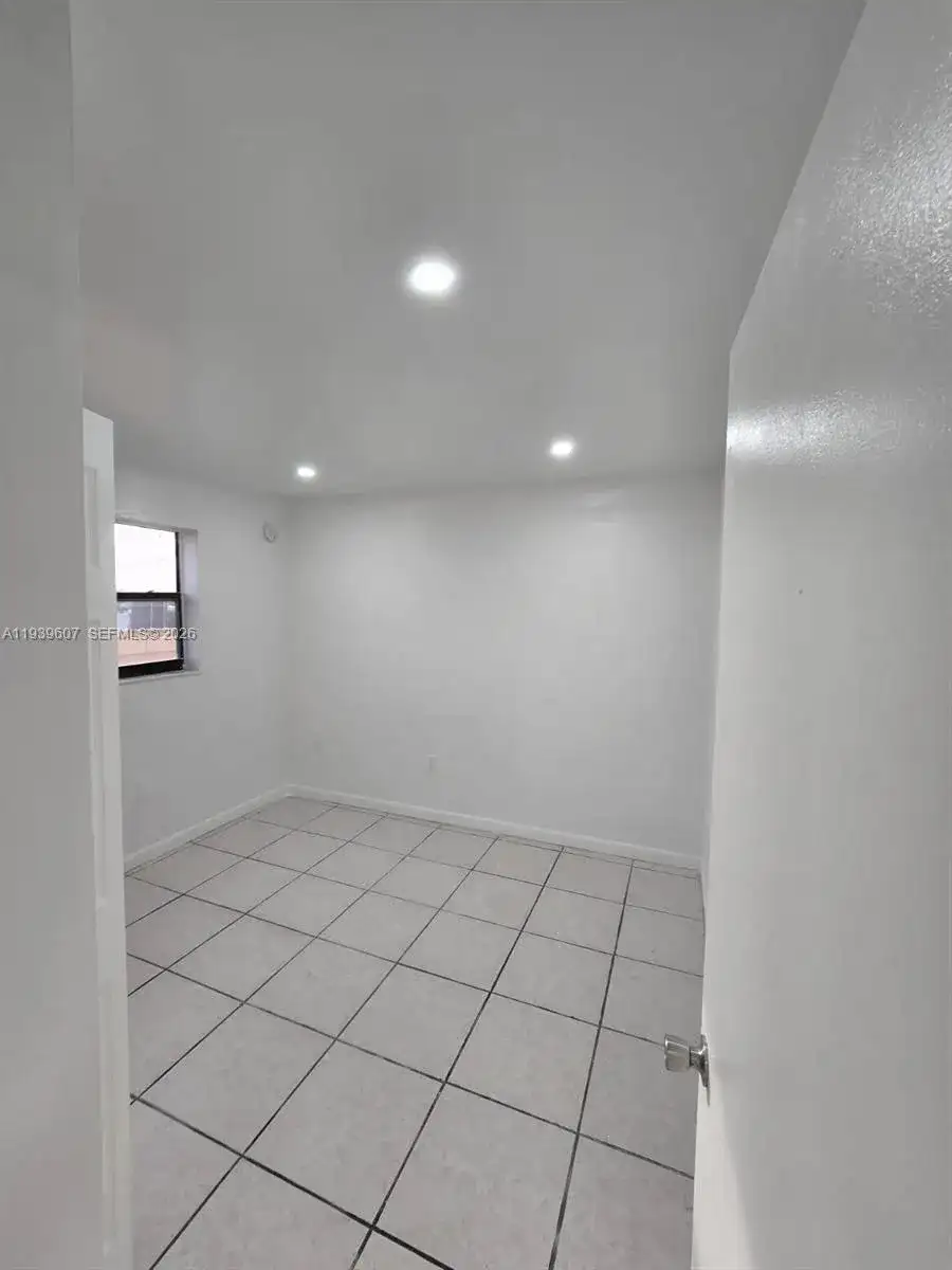 2727 NW 17th Ter # 404, Miami FL 33125 photo 4