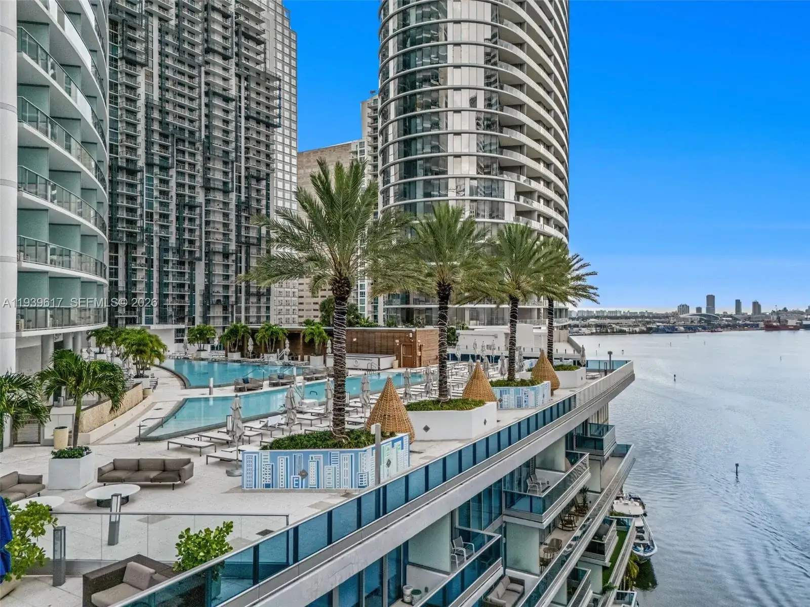 2 bedroom 2 bath Residential for sale at 200 Biscayne Boulevard Way # 4202, Miami FL 33131
