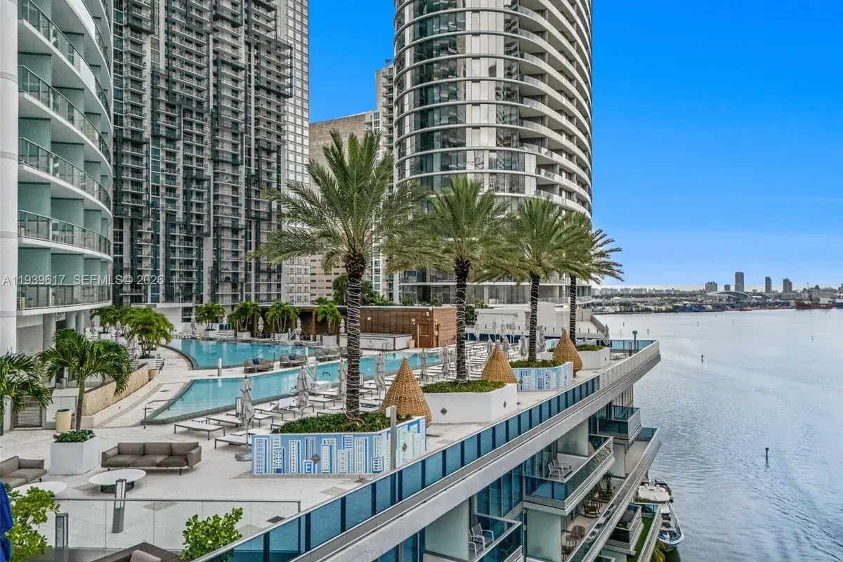 200 Biscayne Boulevard Way # 4202, Miami FL 33131