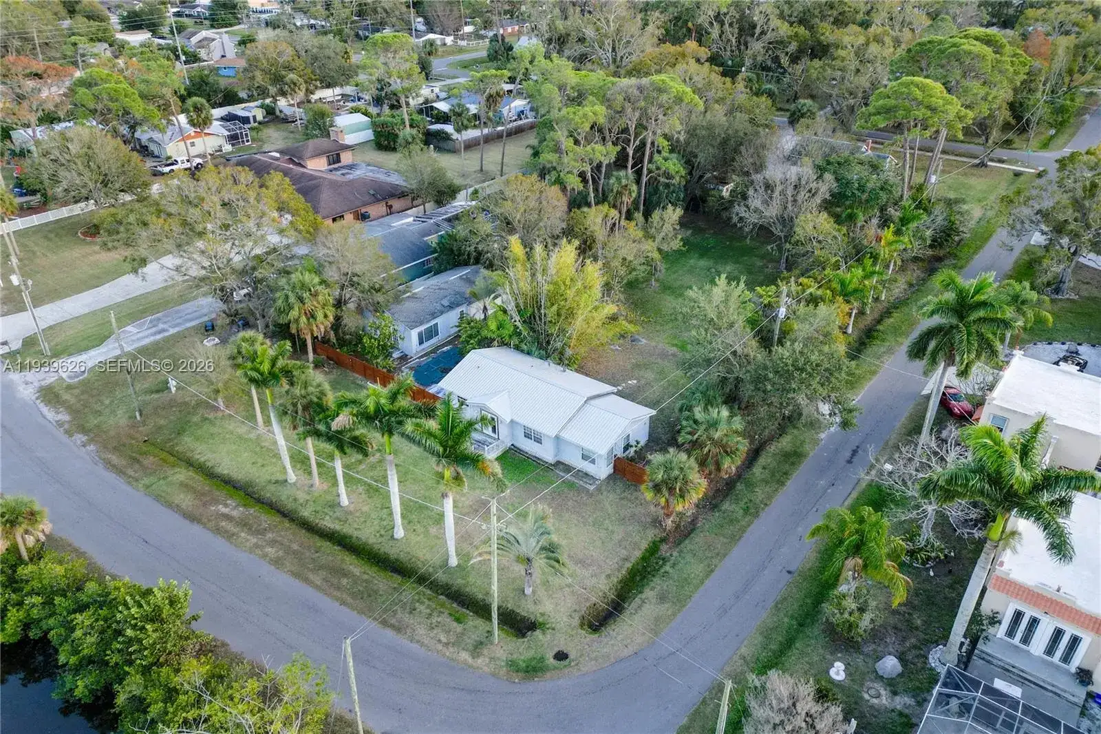 302 5th St SW, Other City - In The State Of Florida FL 33570 photo 2