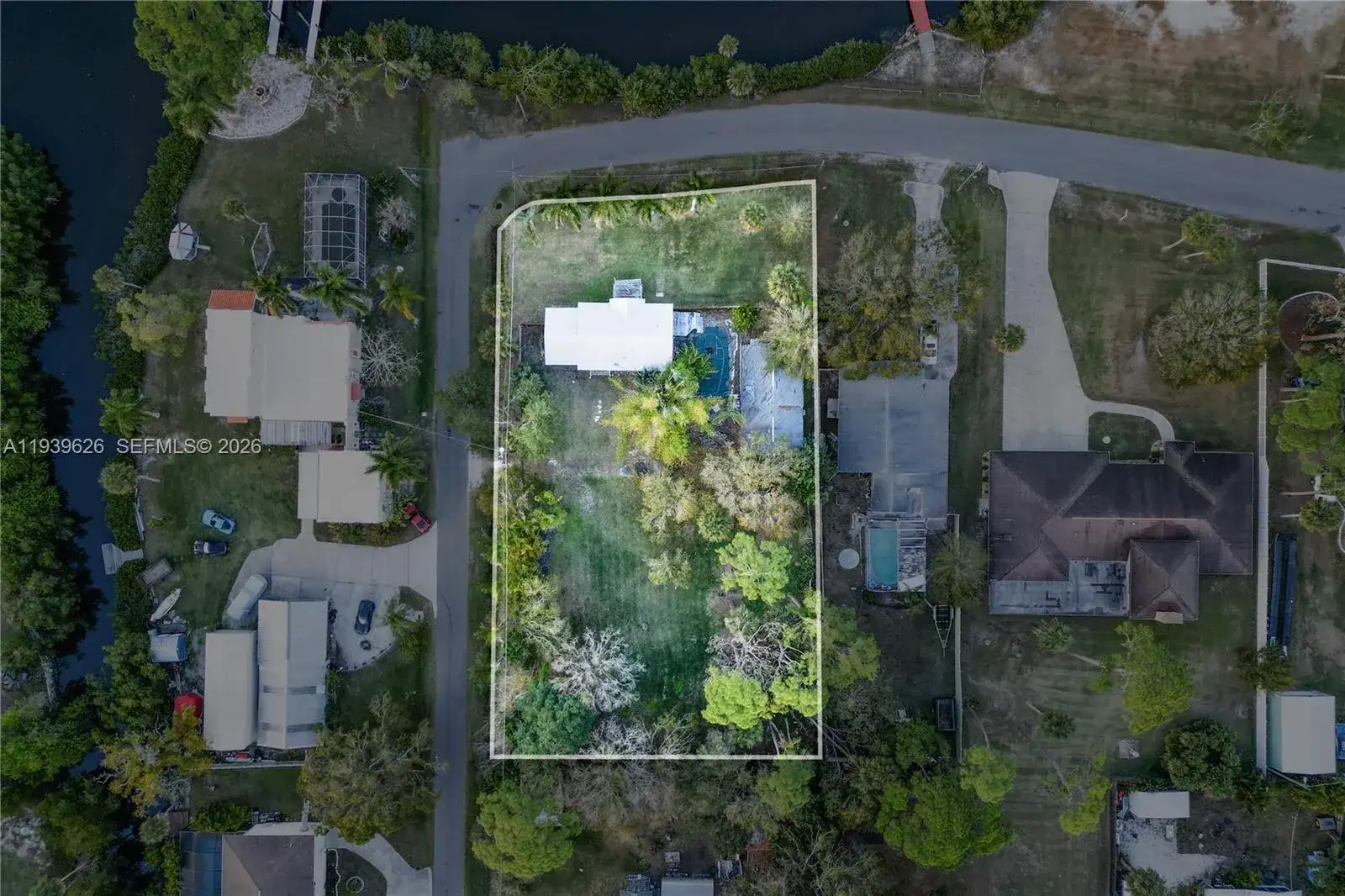 302 5th St SW, Other City - In The State Of Florida FL 33570 photo 3