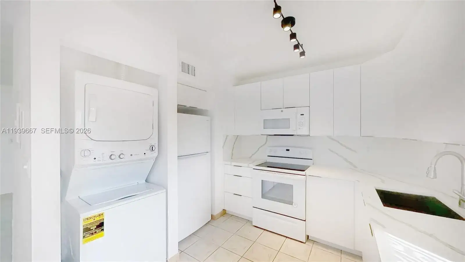 199 SW 12th Ave # 313E, Miami FL 33130 photo 3
