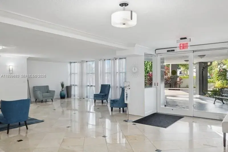 800 Parkview Dr # 1018, Hallandale Beach FL 33009