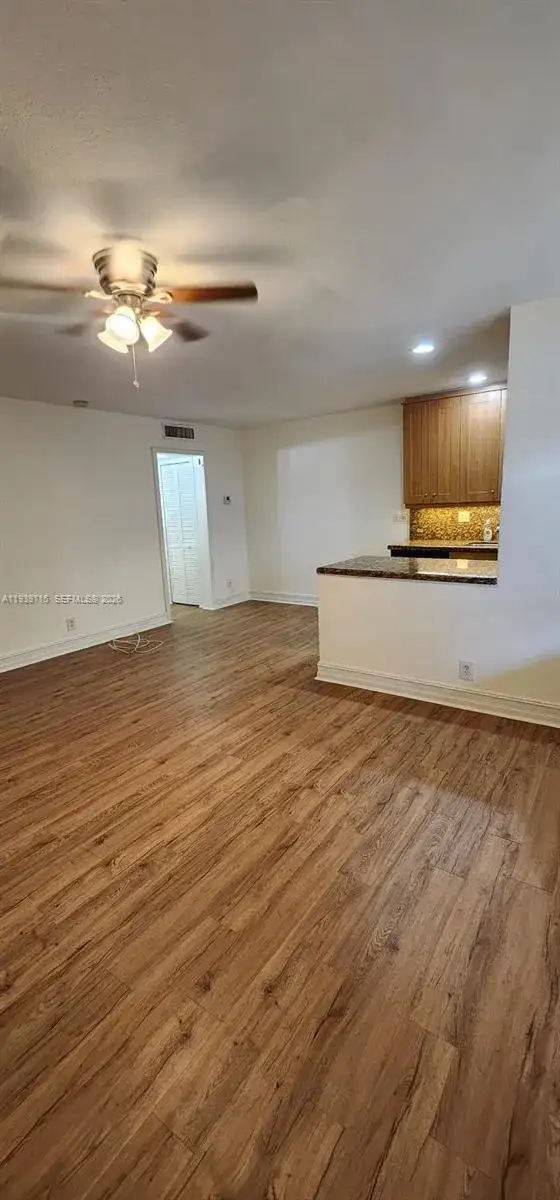1423 Holly Heights Dr # 17, Fort Lauderdale FL 33304 photo 2