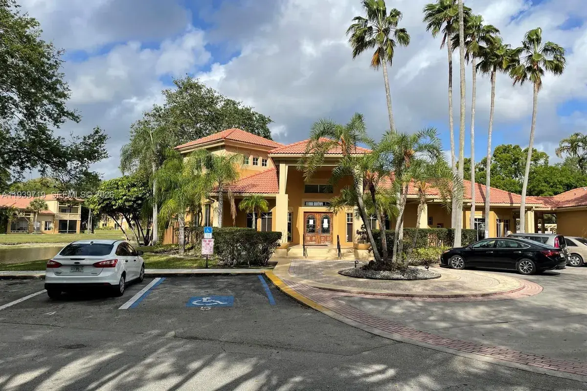4767 Via Palm Lks # 208, West Palm Beach FL 33417