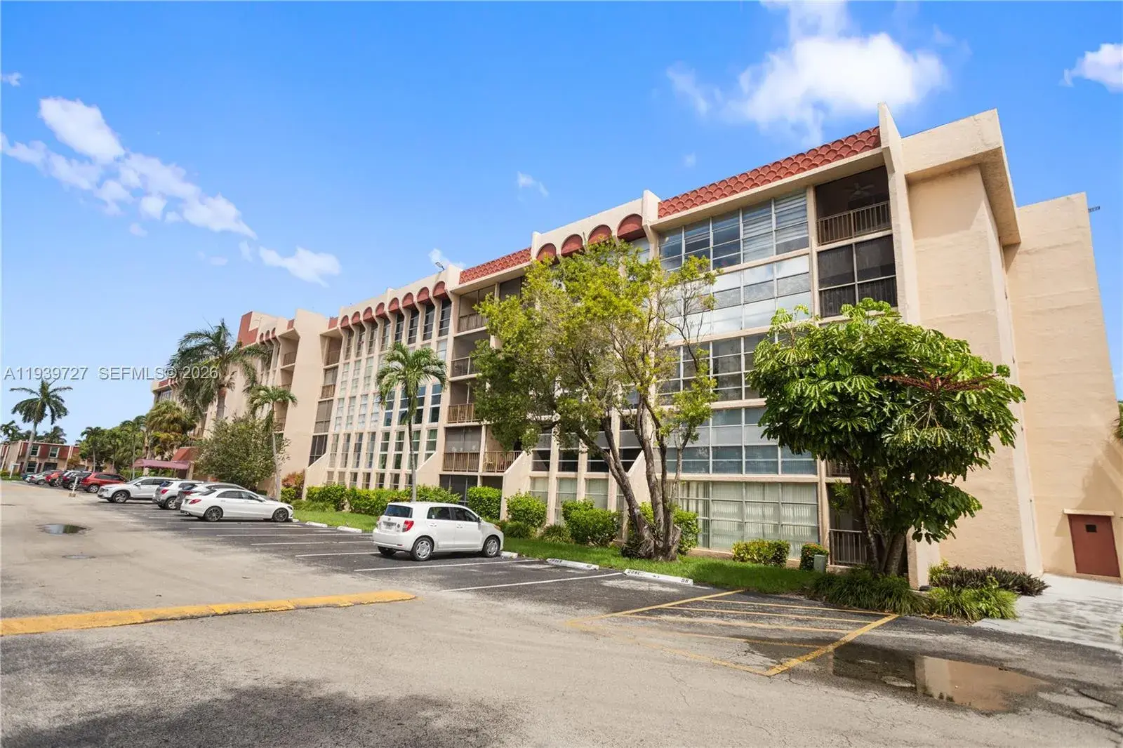 2101 Atlantic Shores Blvd # 107, Hallandale Beach FL 33009