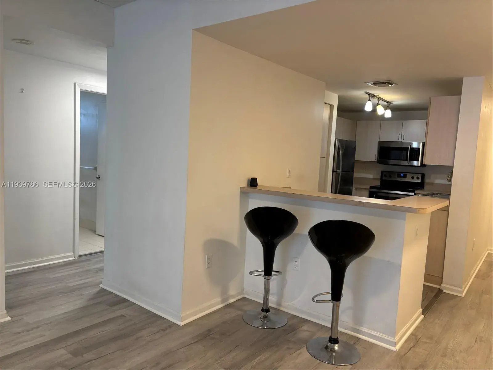 185 SE 14th Ter # 603, Miami FL 33131