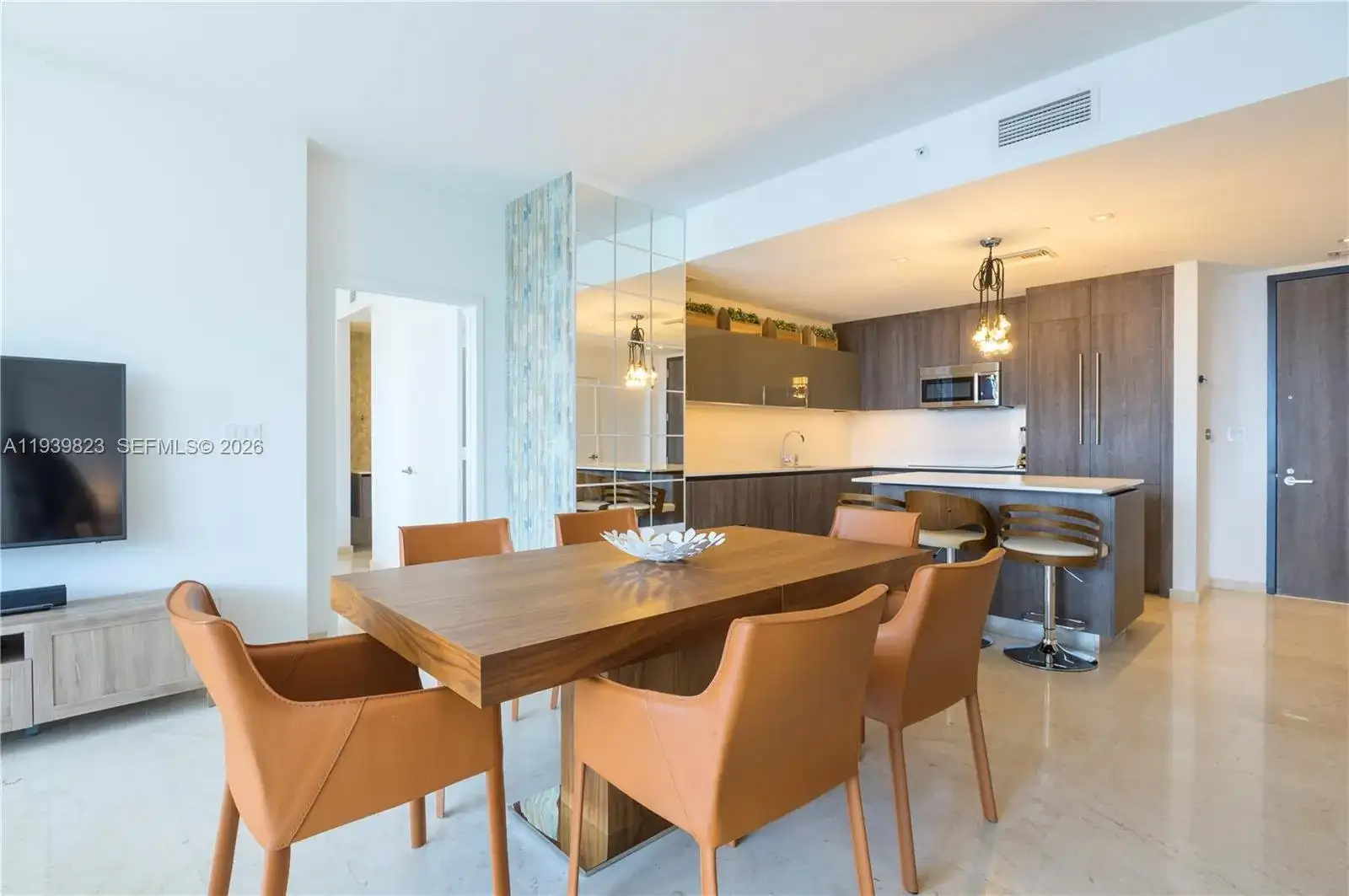 88 SW 7th St # 3405, Miami FL 33130 photo 3