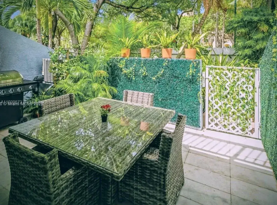 798 Crandon Blvd # B, Key Biscayne FL 33149