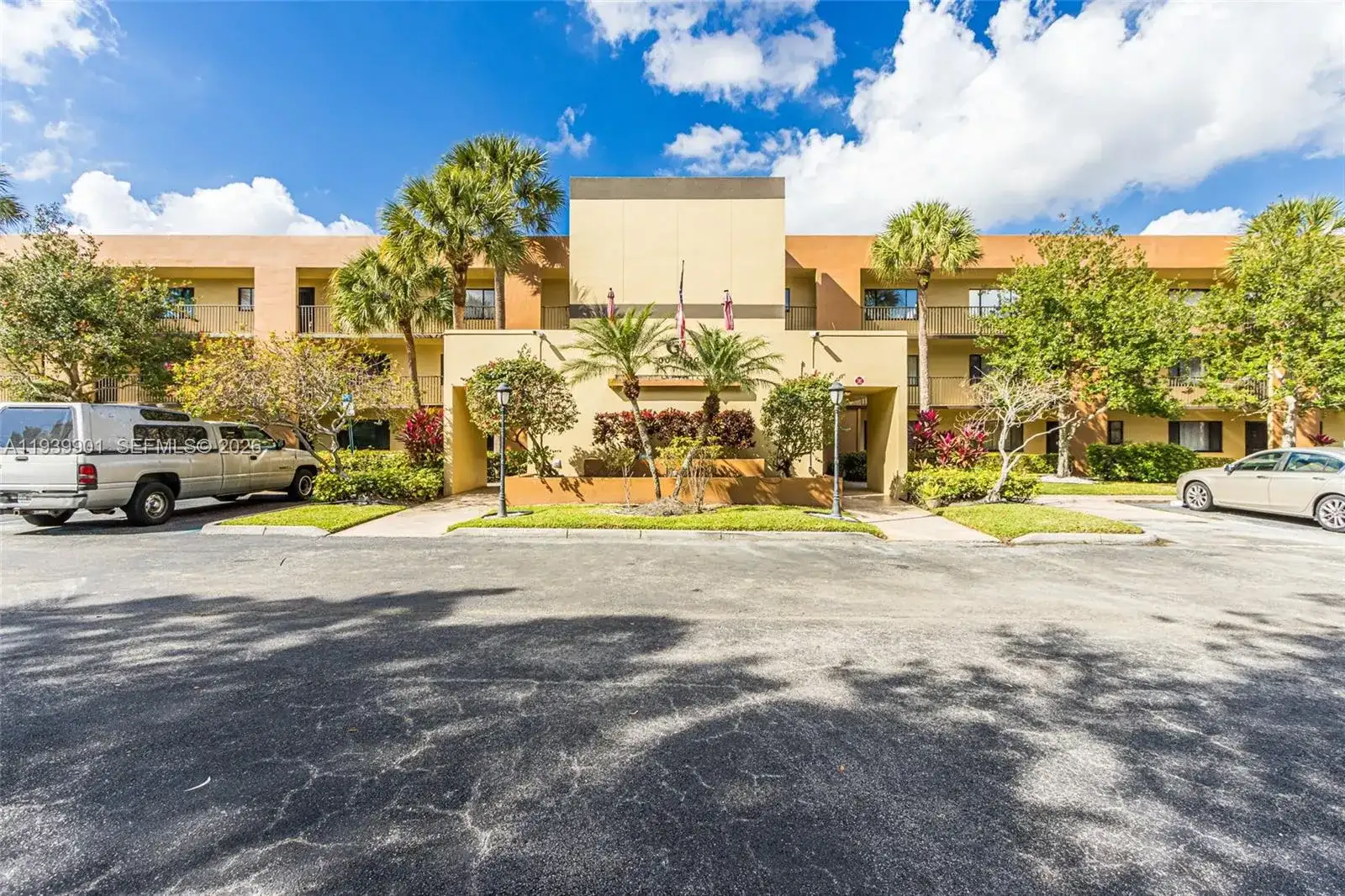 7552 Ashmont Cir # 310, Tamarac FL 33321 photo 2