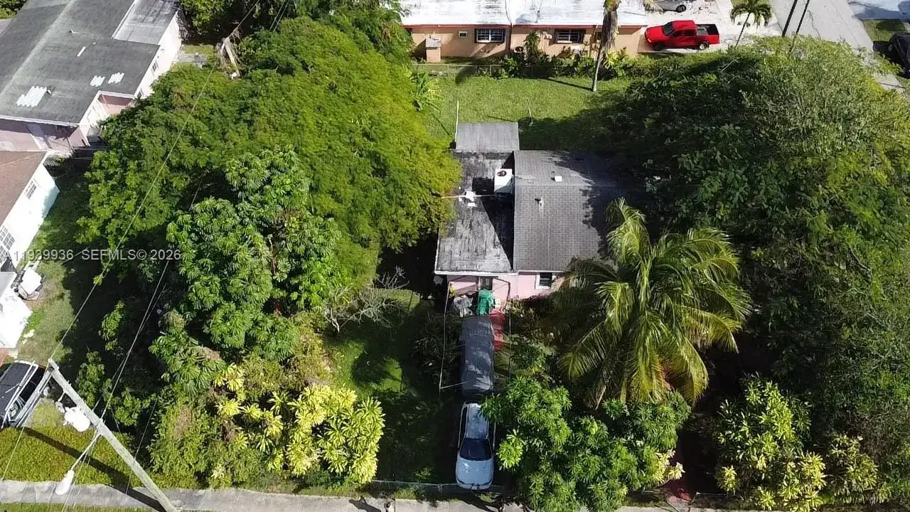 17301 NE 4th Ave, North Miami Beach FL 33162 photo 2