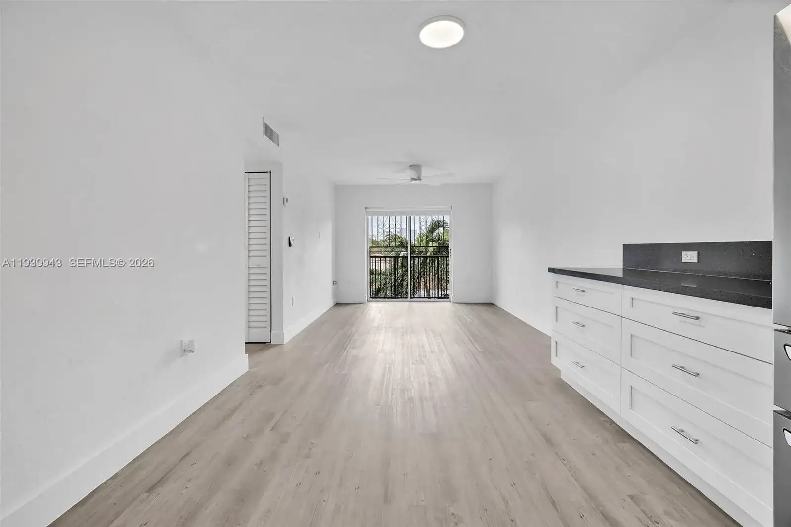 1530 SW 2nd St # 301, Miami FL 33135 photo 4