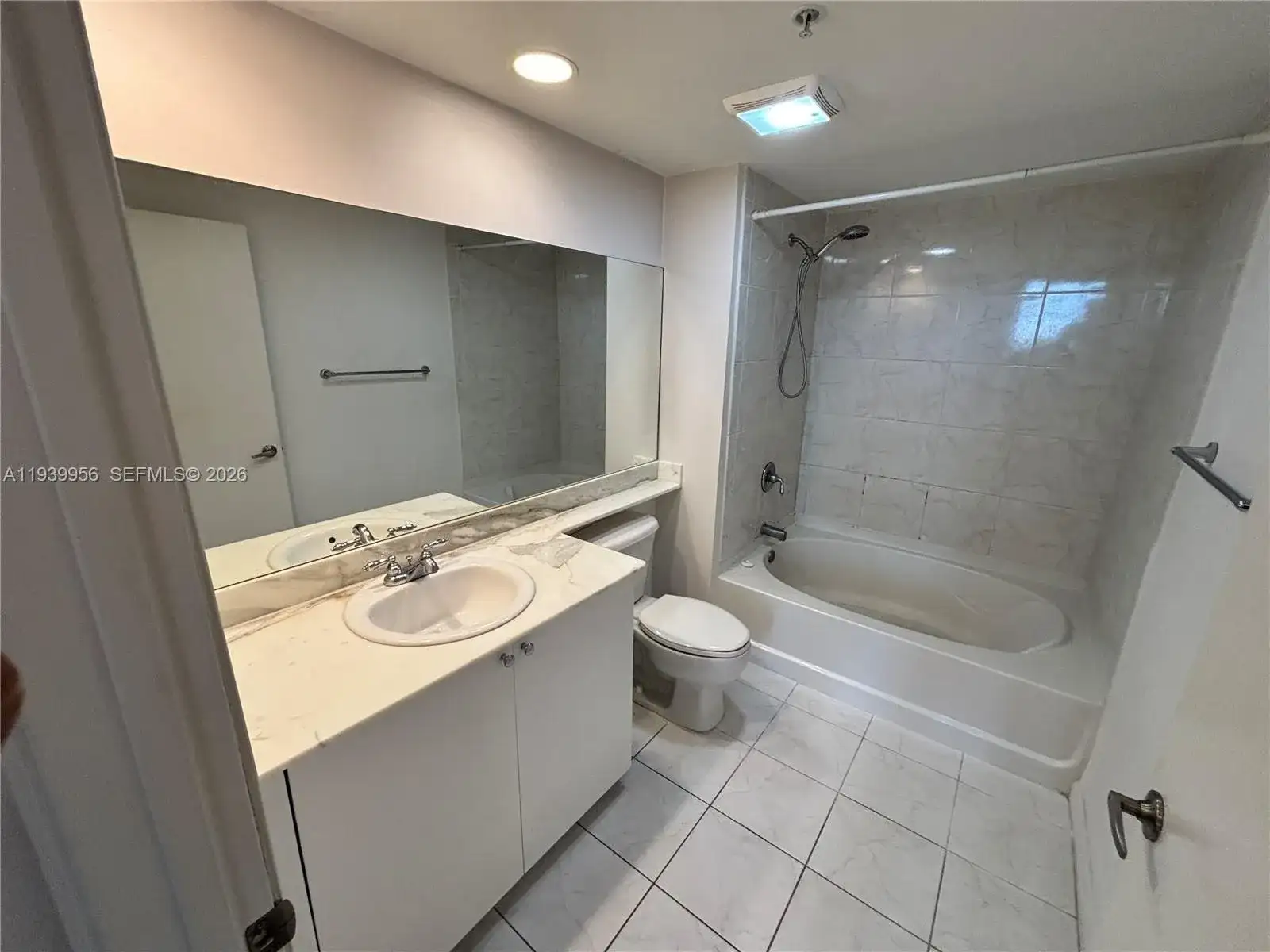 2775 NE 187th St # 403, Aventura FL 33180 photo 4