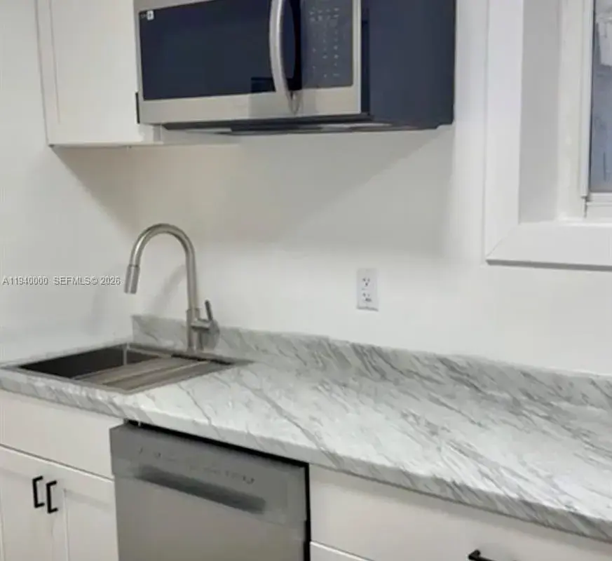 651 N 73rd Ave, Hollywood FL 33024