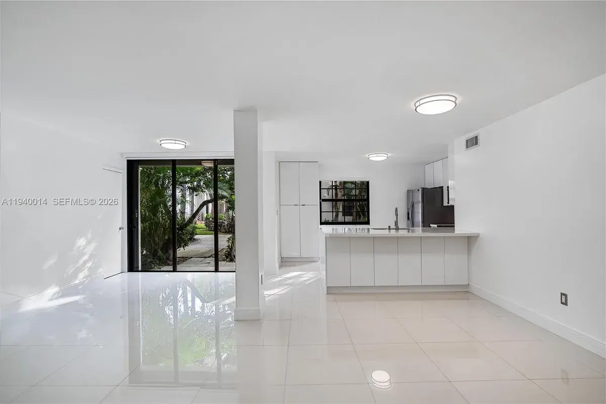 3545 Magellan Cir # 5, Aventura FL 33180