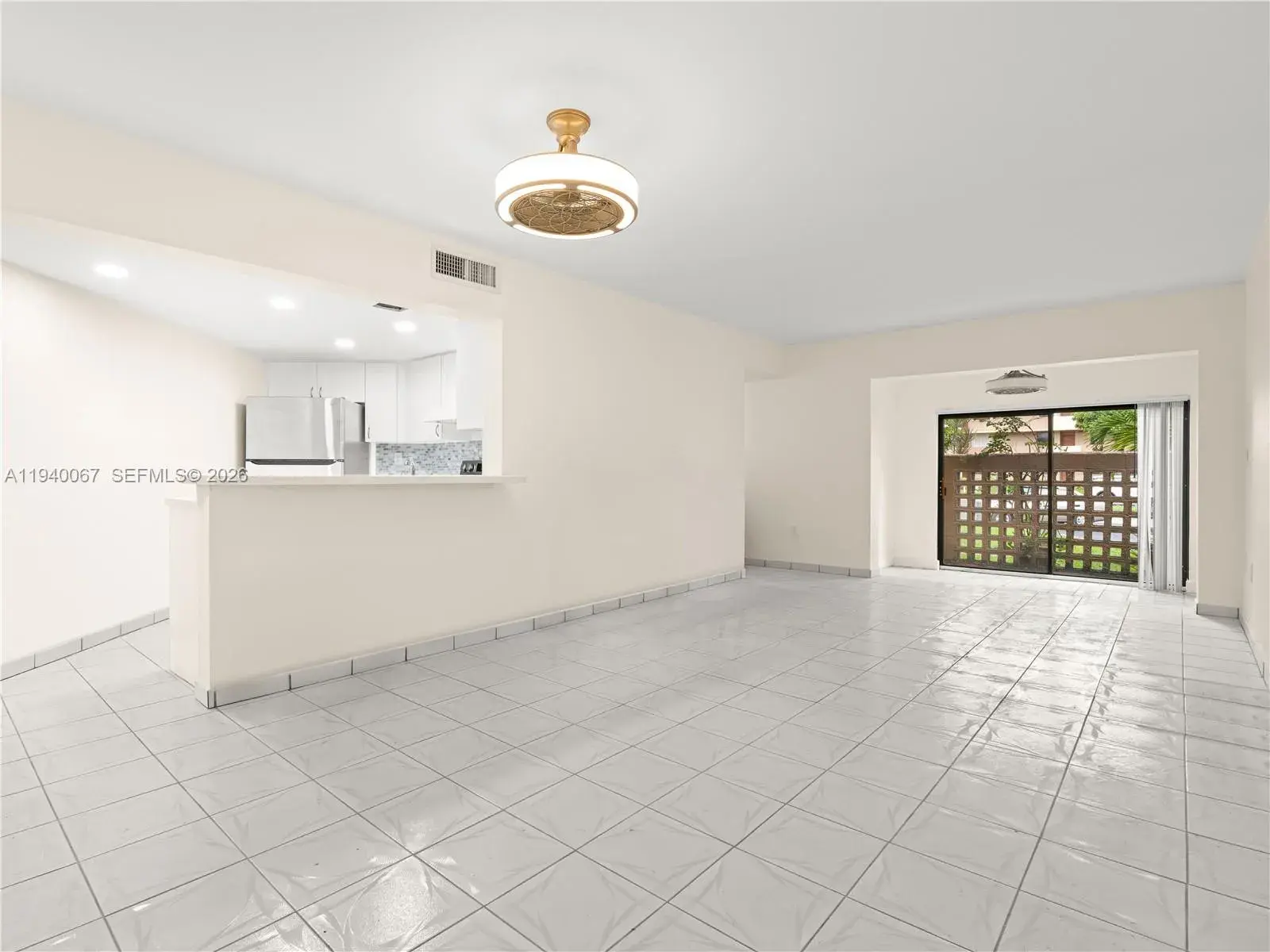 10249 NW 9th St Cir # 8, Miami FL 33172