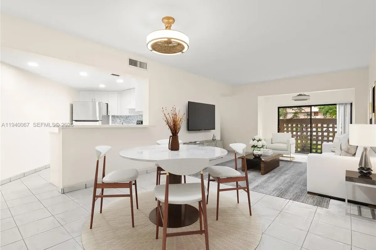 10249 NW 9th St Cir # 8, Miami FL 33172