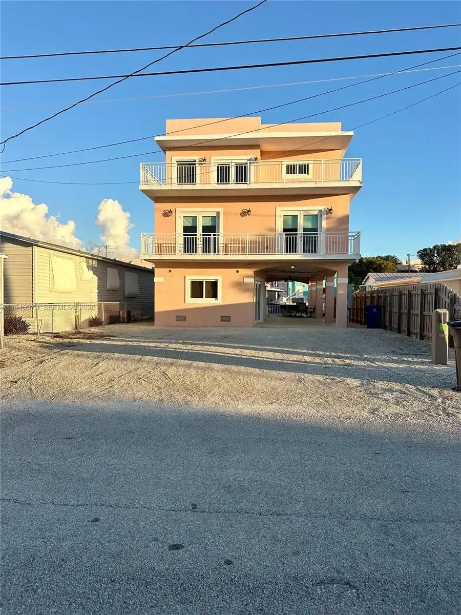 1516 Aqueduct Ln # 1, Key Largo FL 33037