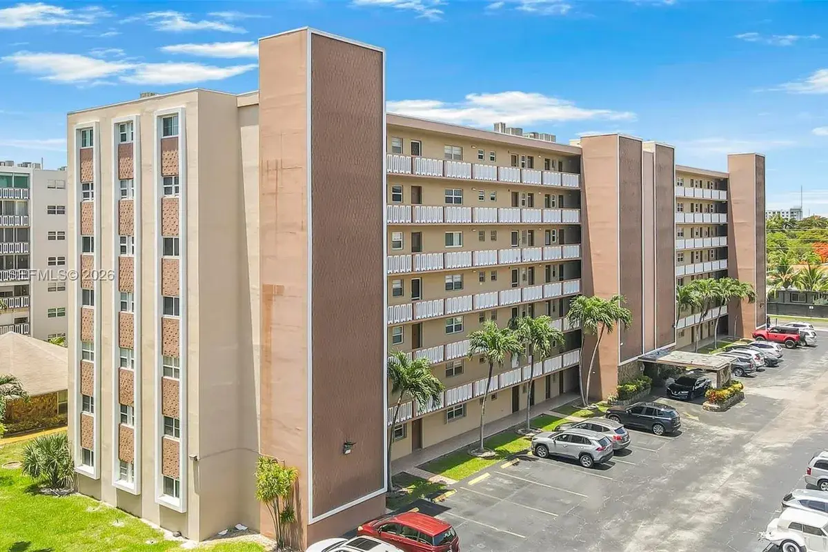500 NE 12th Ave # 407, Hallandale Beach FL 33009