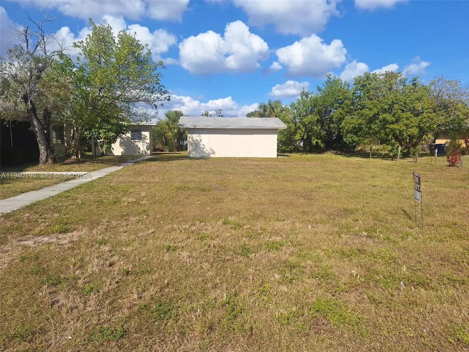 245 E PARKWAY, Other City - In The State Of Florida FL 33904 photo 3