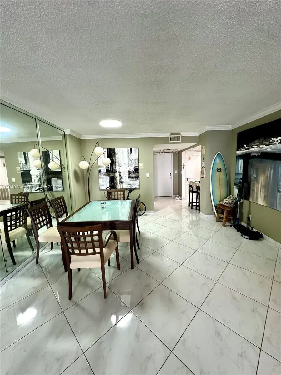 1904 S Ocean Dr # 701, Hallandale Beach FL 33009