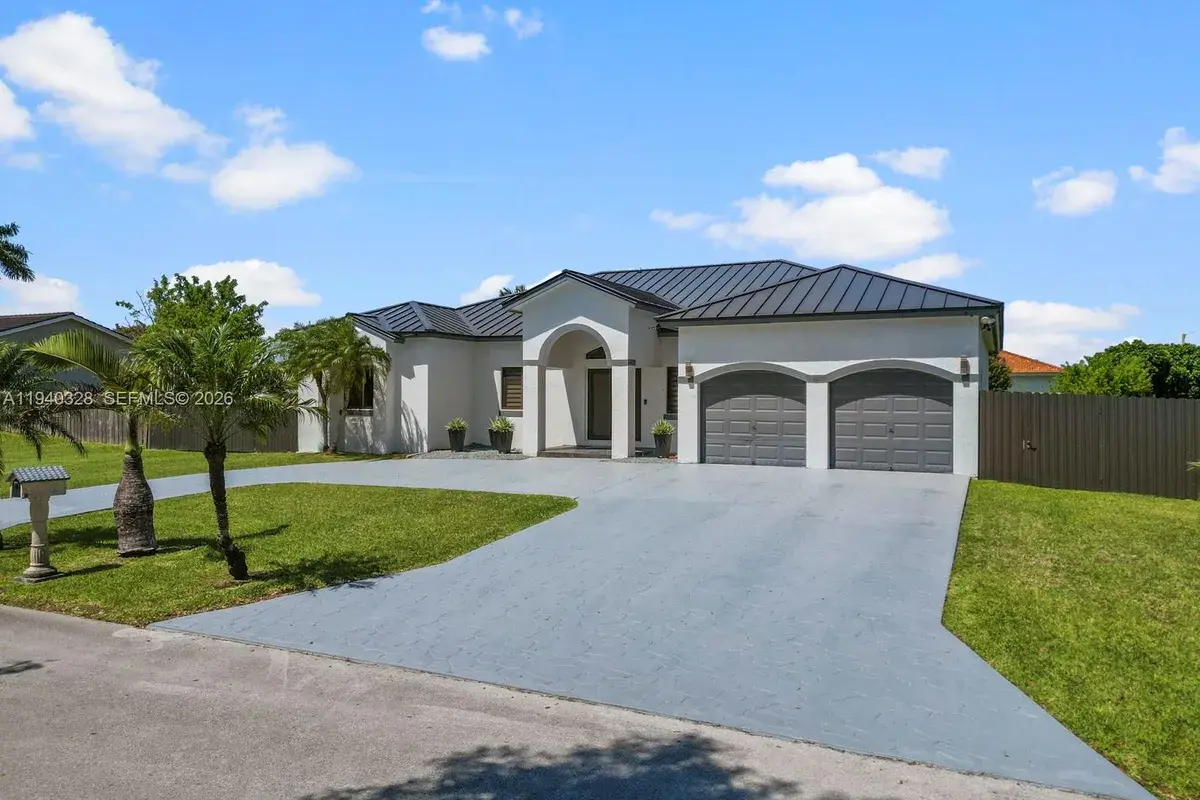 13205 SW 218th Ter, Miami FL 33170