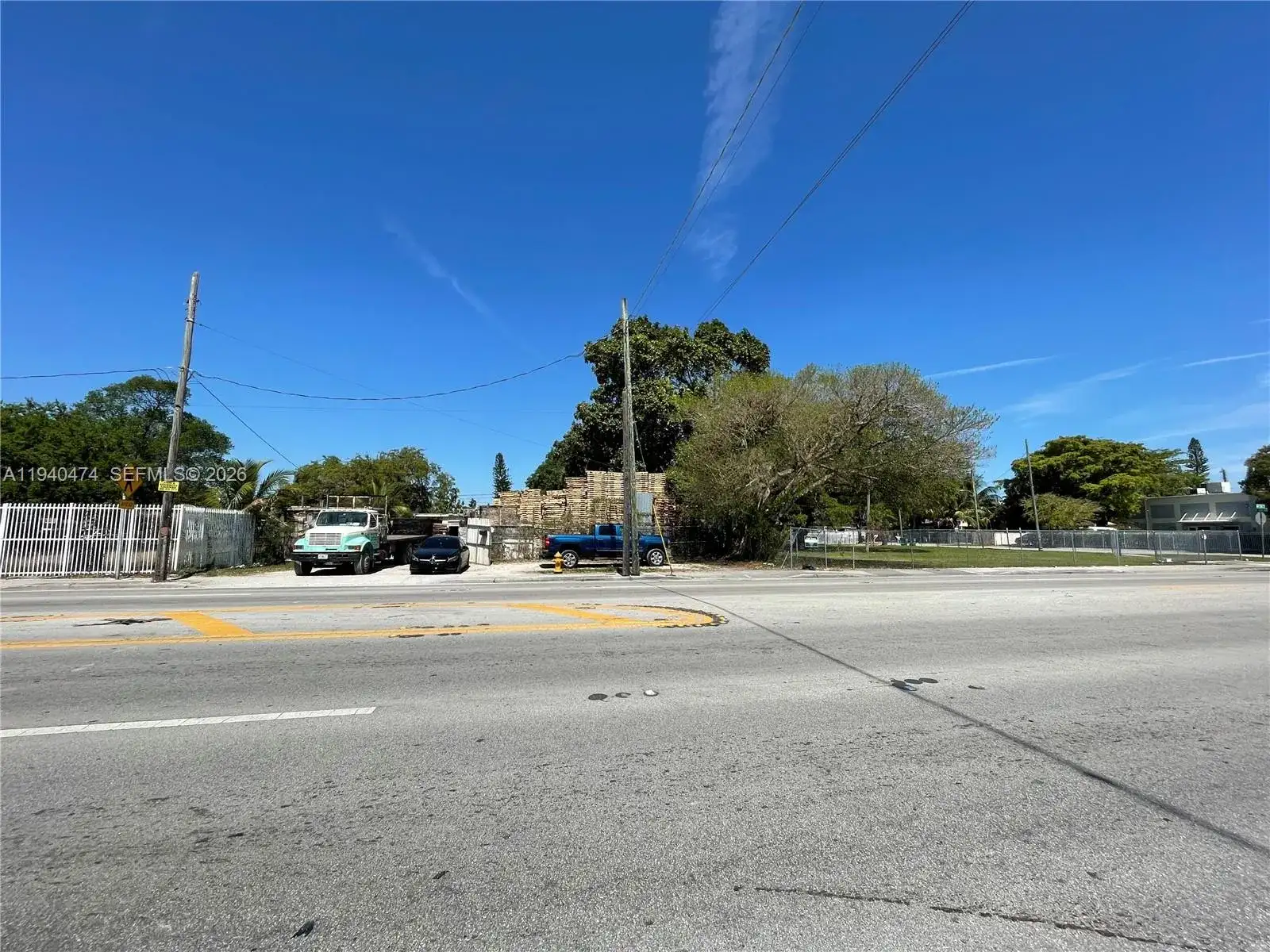 3021 NW 54th St, Miami FL 33142 photo 3