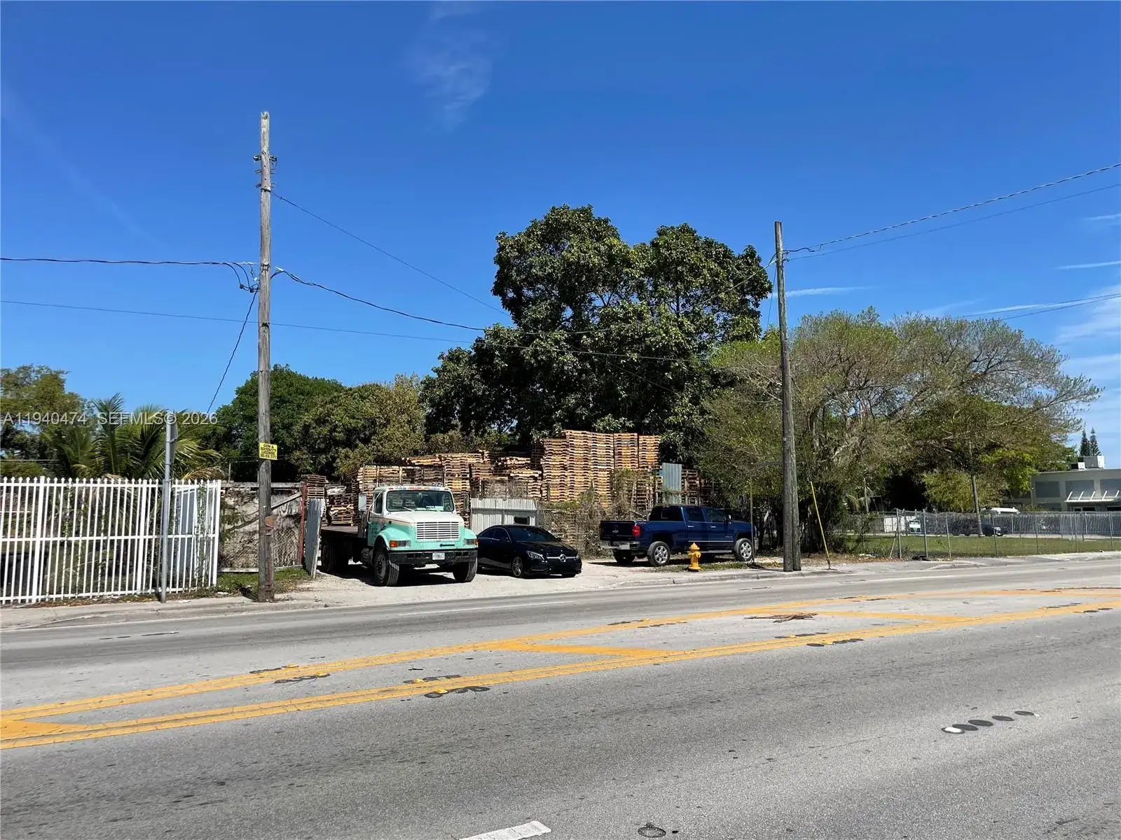 3021 NW 54th St, Miami FL 33142 photo 4