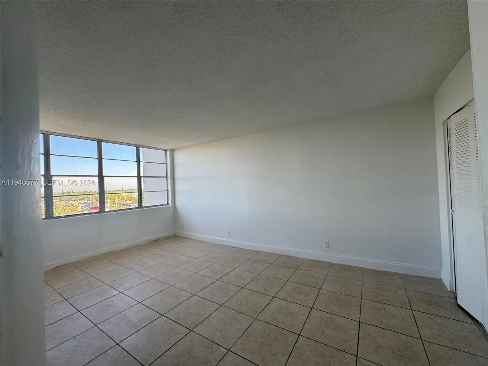 2025 NE 164th St # 603, North Miami Beach FL 33162 photo 4