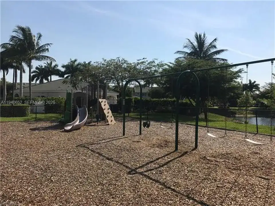 10035 SPYGLASS HILL LN # 10035, Other City - In The State Of Florida FL 33966 photo 4
