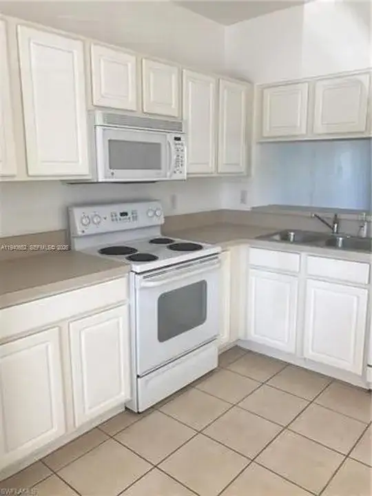 10035 SPYGLASS HILL LN # 10035, Other City - In The State Of Florida FL 33966 photo 5