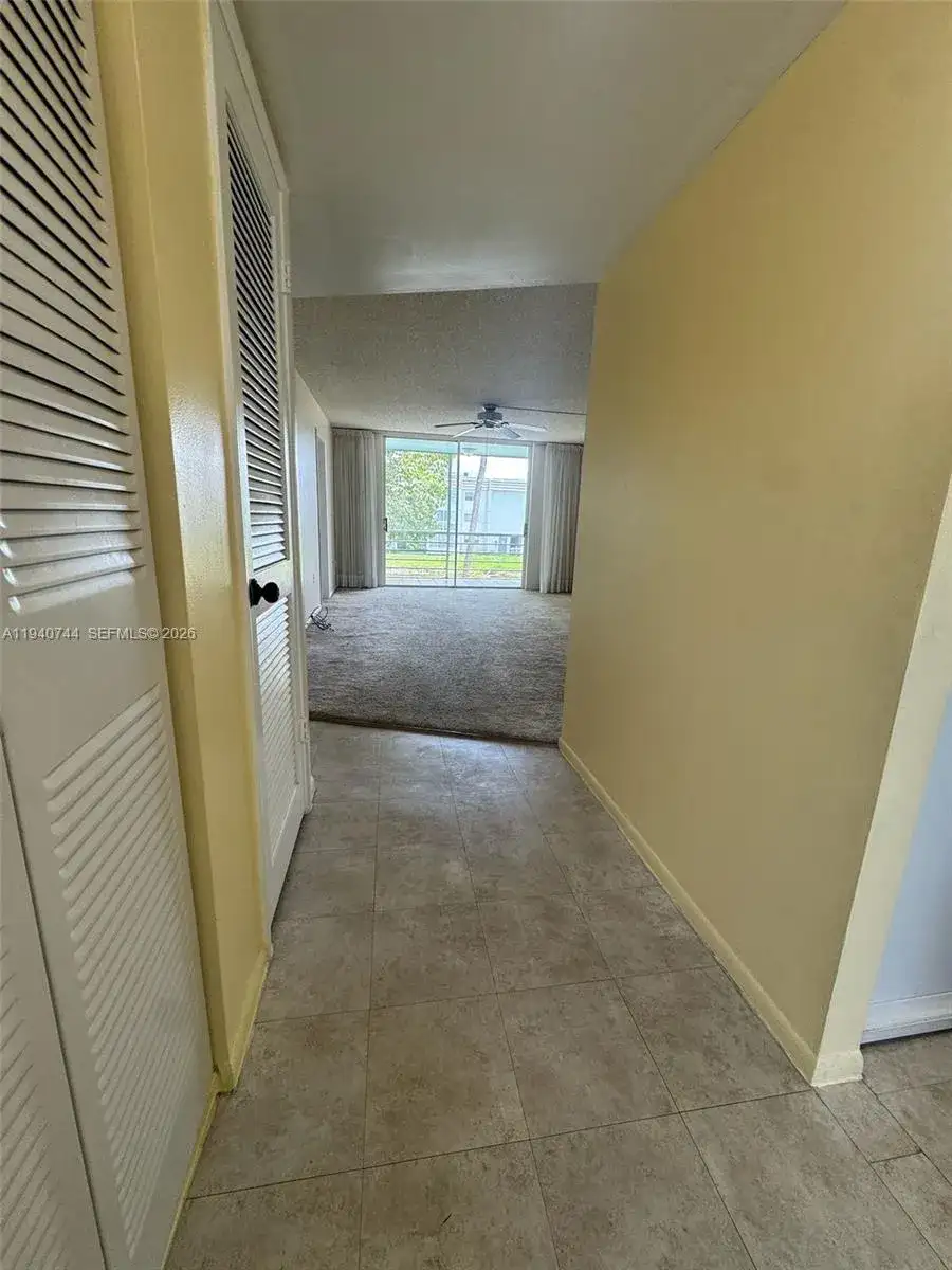 8450 Sunrise Lakes Blvd # 211, Sunrise FL 33322 photo 2