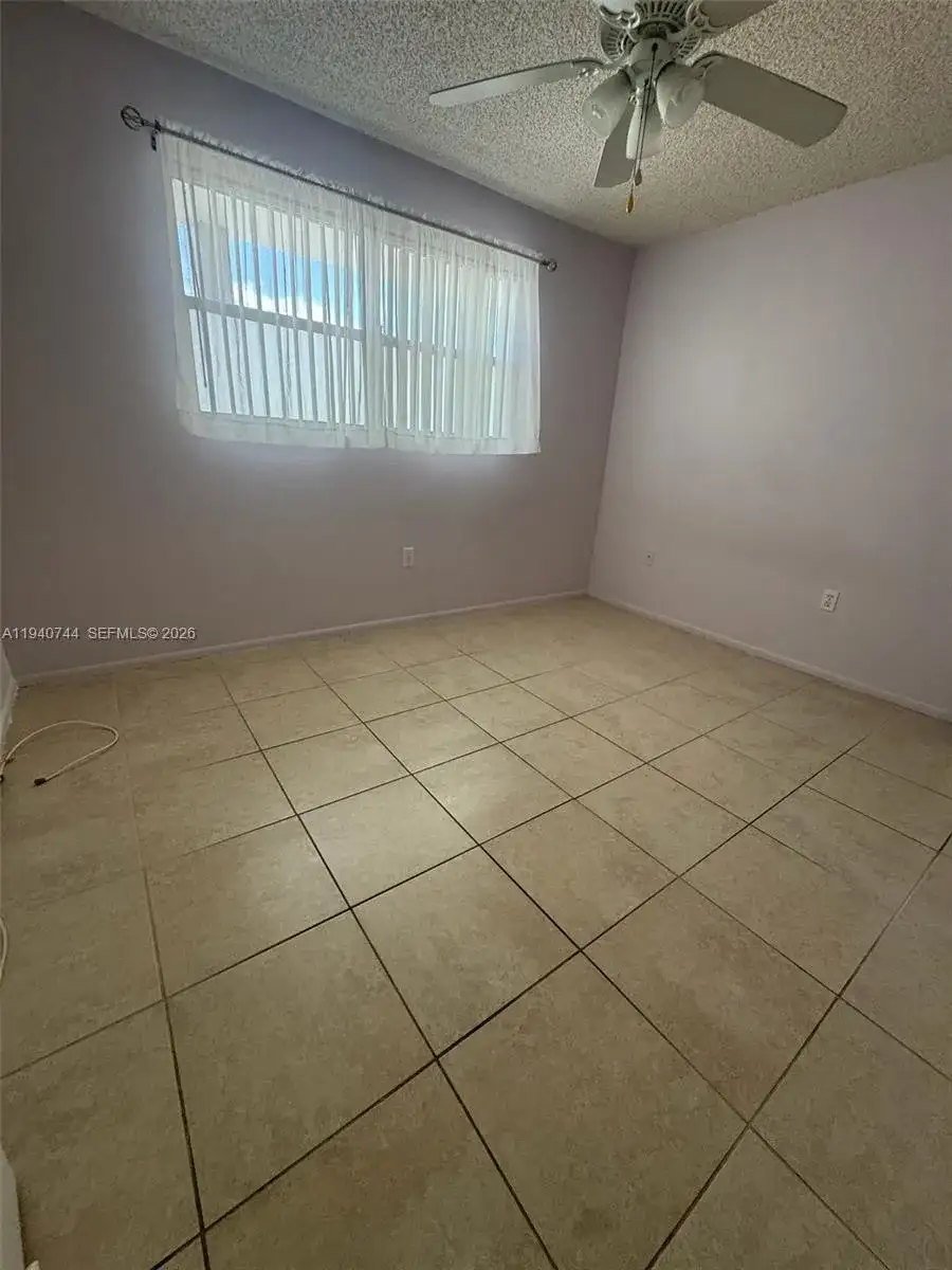 8450 Sunrise Lakes Blvd # 211, Sunrise FL 33322 photo 5