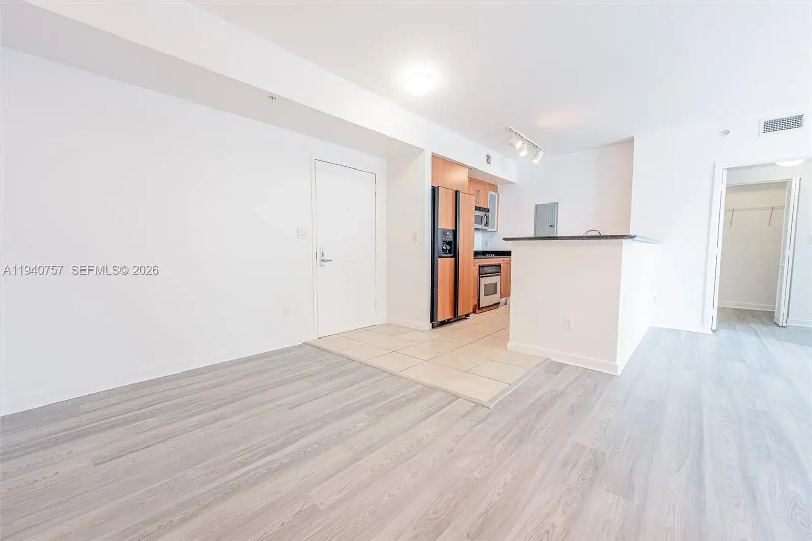 335 S Biscayne Blvd # 1108, Miami FL 33131 photo 5