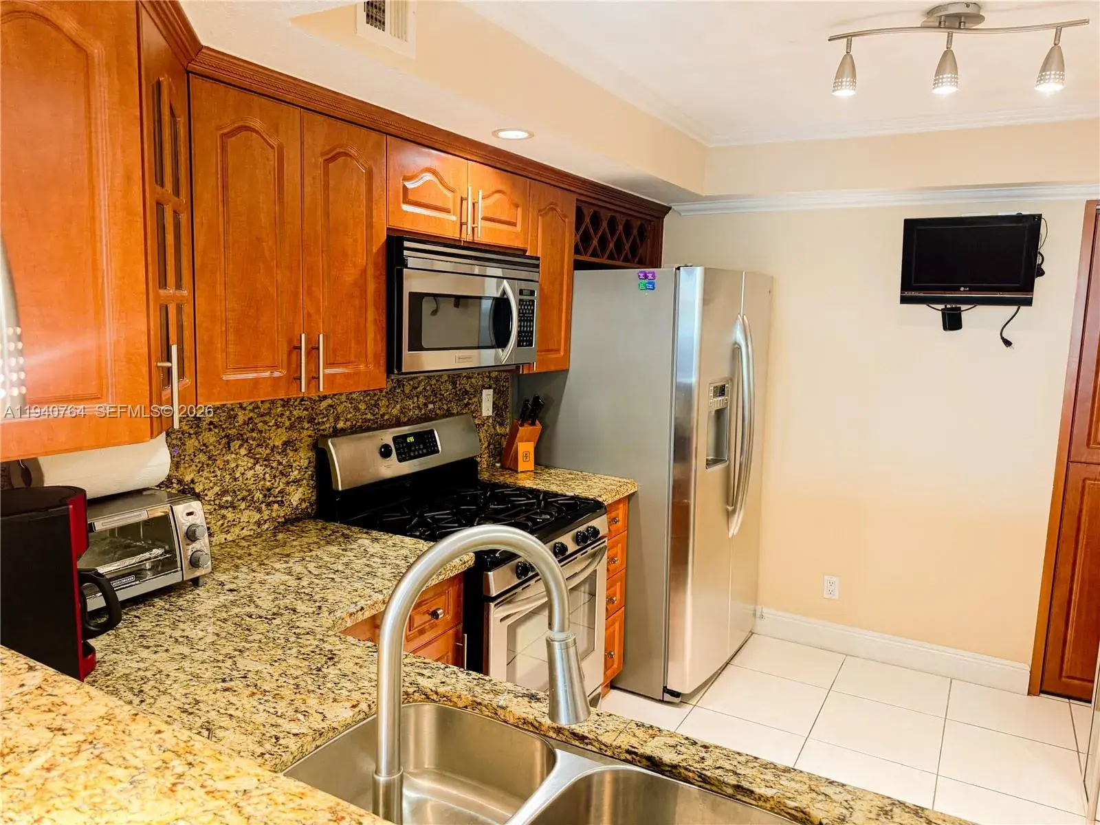 3140 S Ocean Dr # 210, Hallandale Beach FL 33009