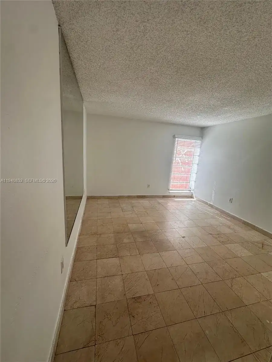 4721 NW 7th St # 12, Miami FL 33126 photo 2