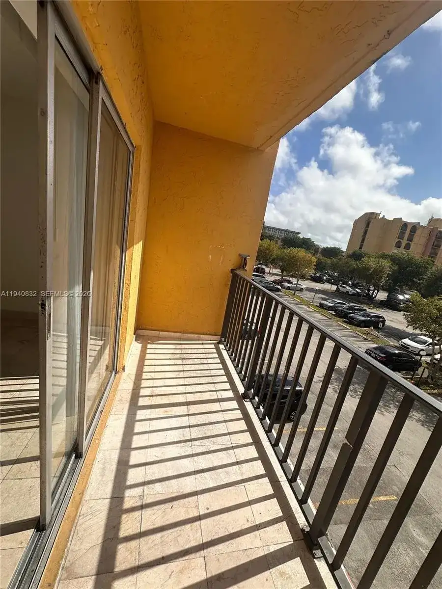 4721 NW 7th St # 12, Miami FL 33126 photo 3