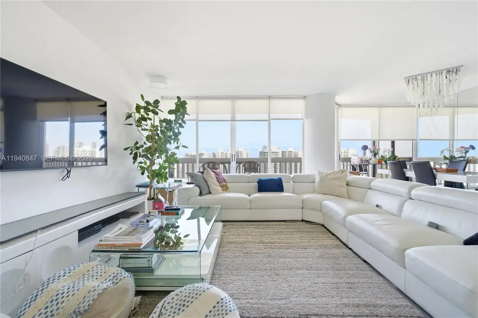 1000 W Island Blvd # 2806, Aventura FL 33160