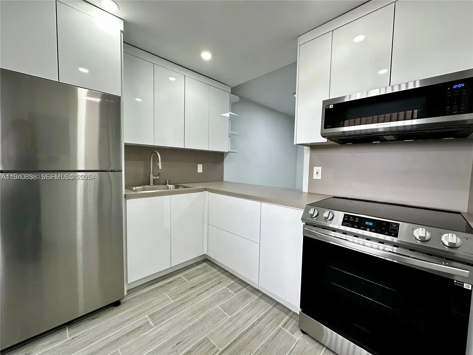 301 NW 177th St # 212, Miami Gardens FL 33169