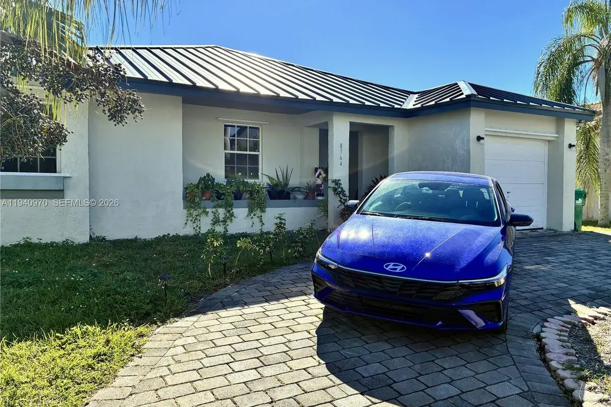 8564 SW 210th Ter, Cutler Bay FL 33189