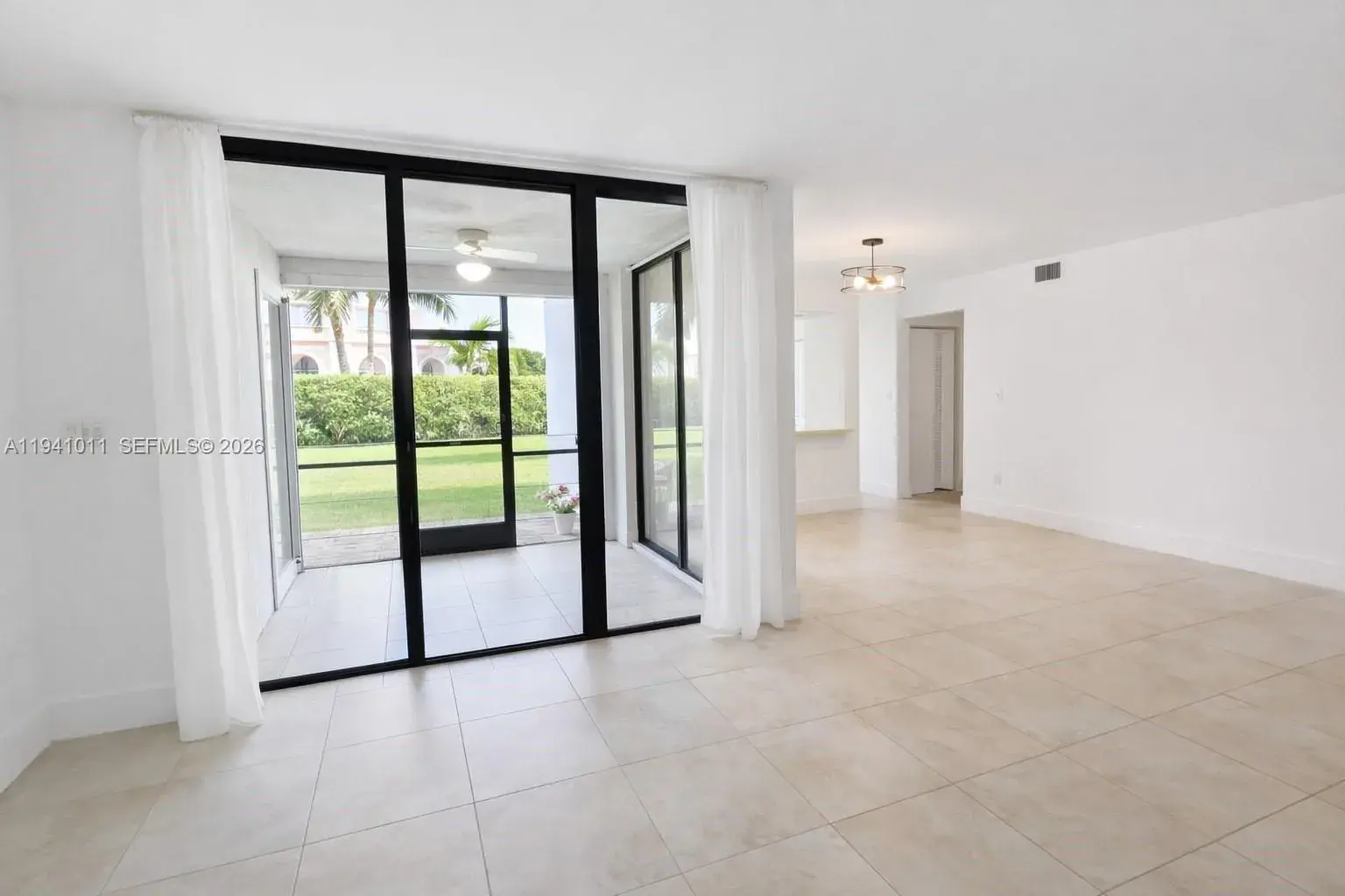 3552 Magellan Cir # 126, Aventura FL 33180