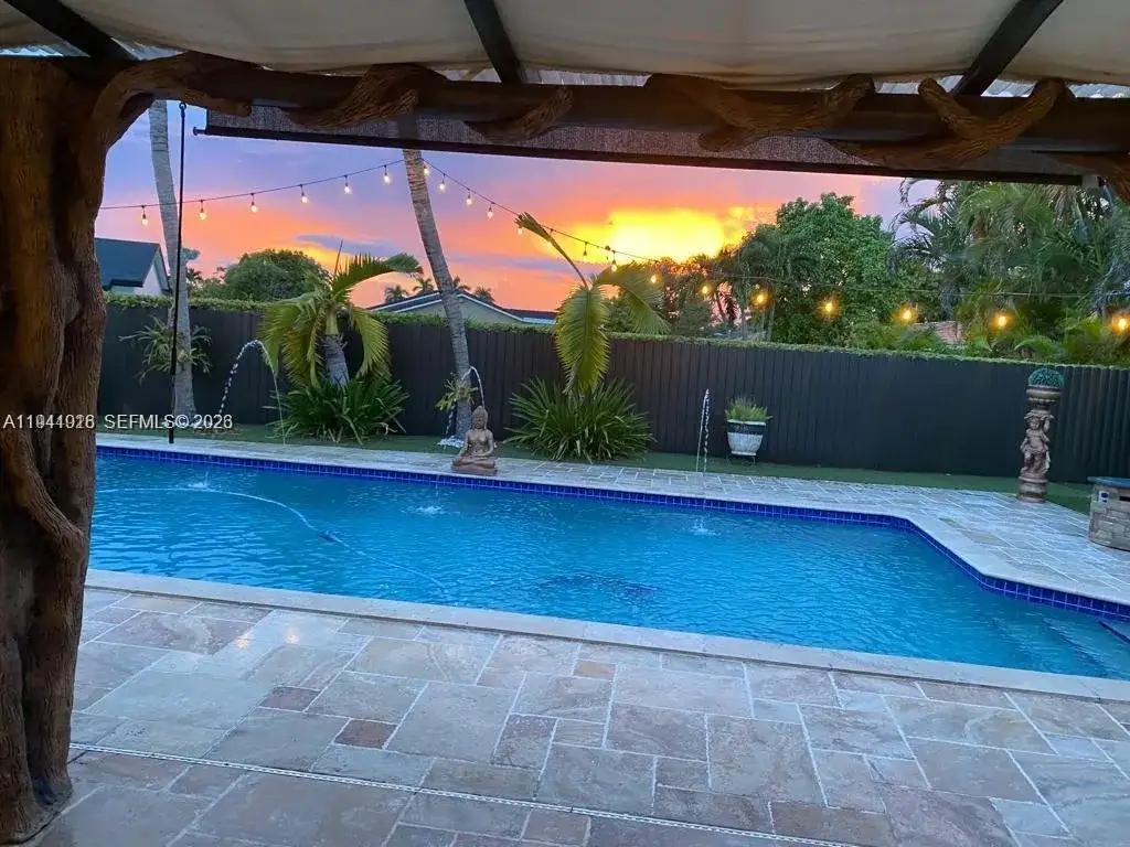 4872 SW 140th Ave, Miami FL 33175 photo 2