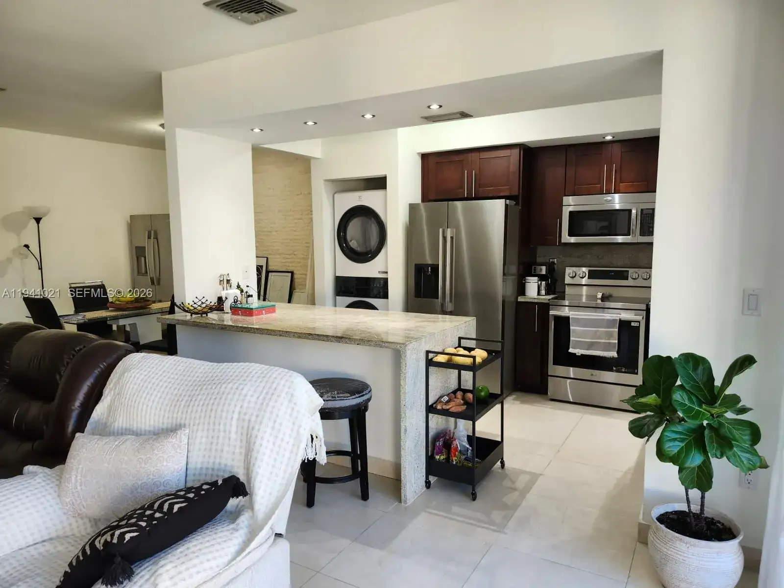 9195 Fontainebleau Blvd # 6, Miami FL 33172 photo 4