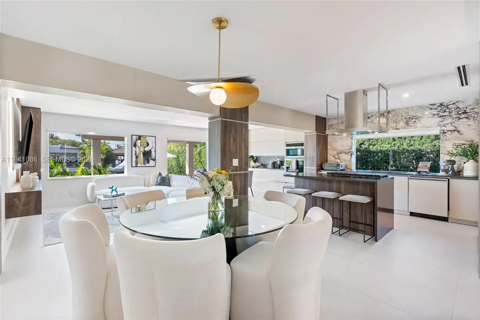 7810 Hawthorne Ave, Miami Beach FL 33141 photo 3