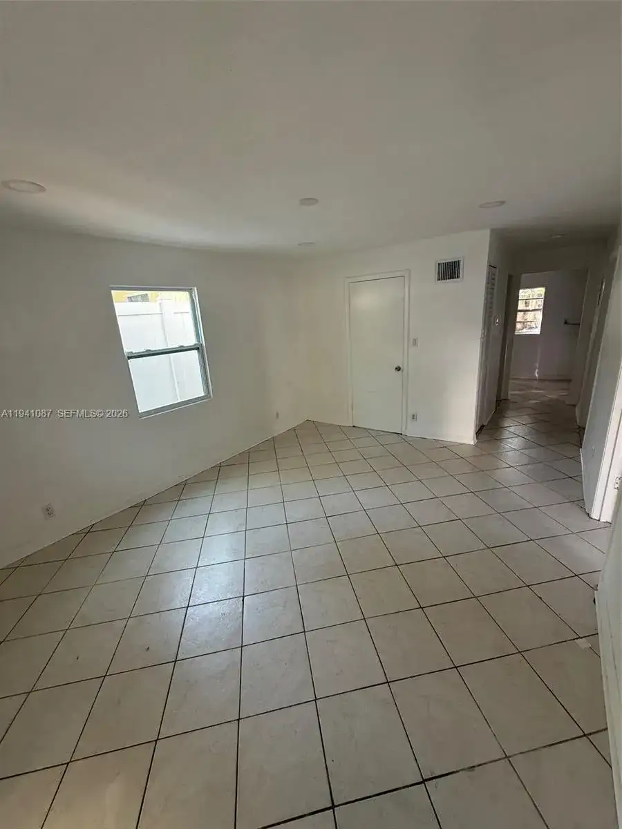 708 SE 6th Ct # 2, Fort Lauderdale FL 33301 photo 2