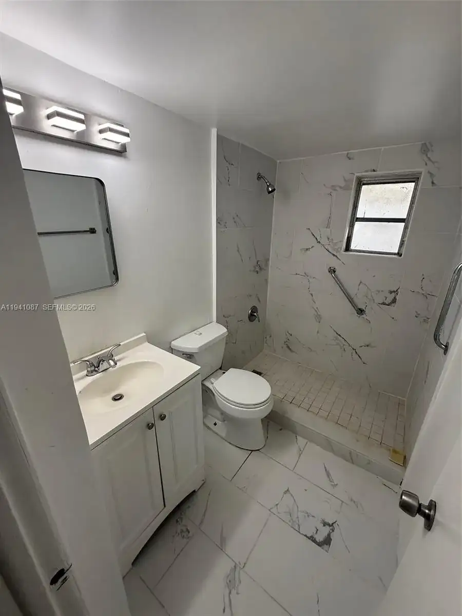 708 SE 6th Ct # 2, Fort Lauderdale FL 33301 photo 5